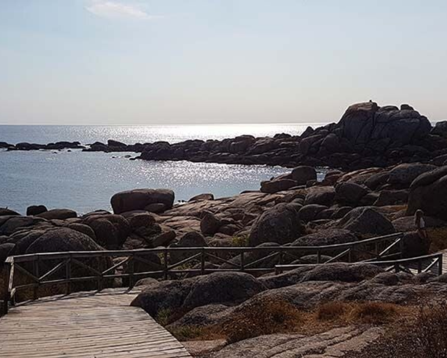 Paseo de Pedras Negras, O Grove