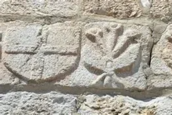 escudo de la familia Cardona, Castillo Papa Luna Peñiscola