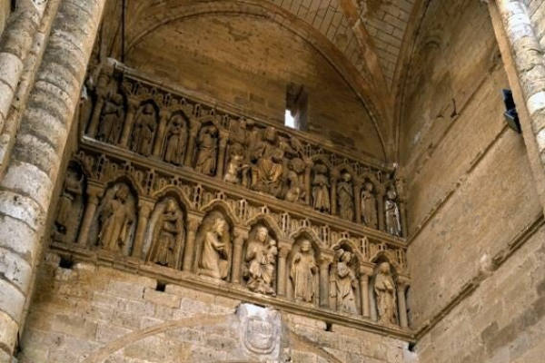 Santa María de la Blanca: El Templo-Fortaleza del Camino