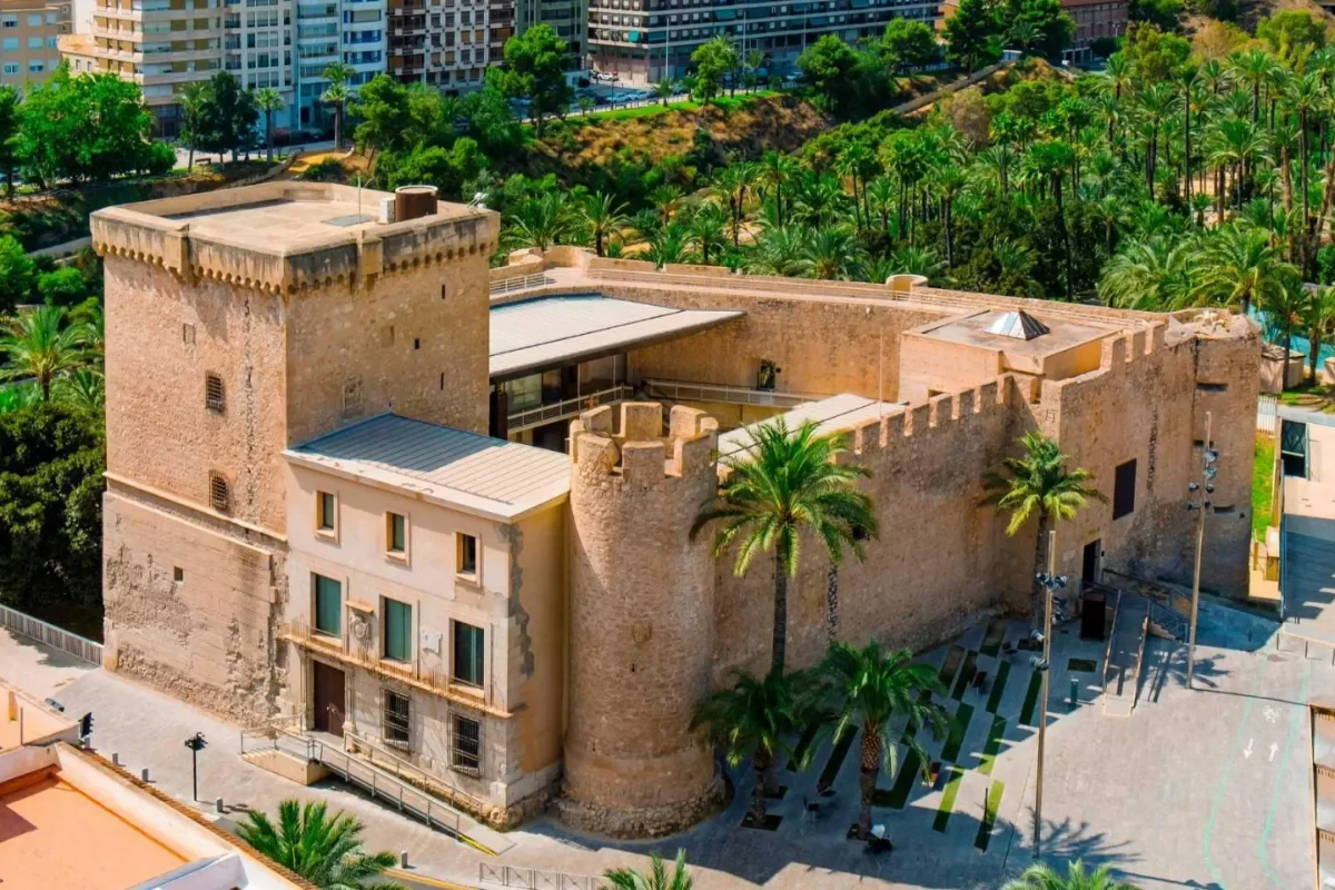 Palacio de Altamira y el MAHE (Museo Arqueológico y de Historia de Elche)