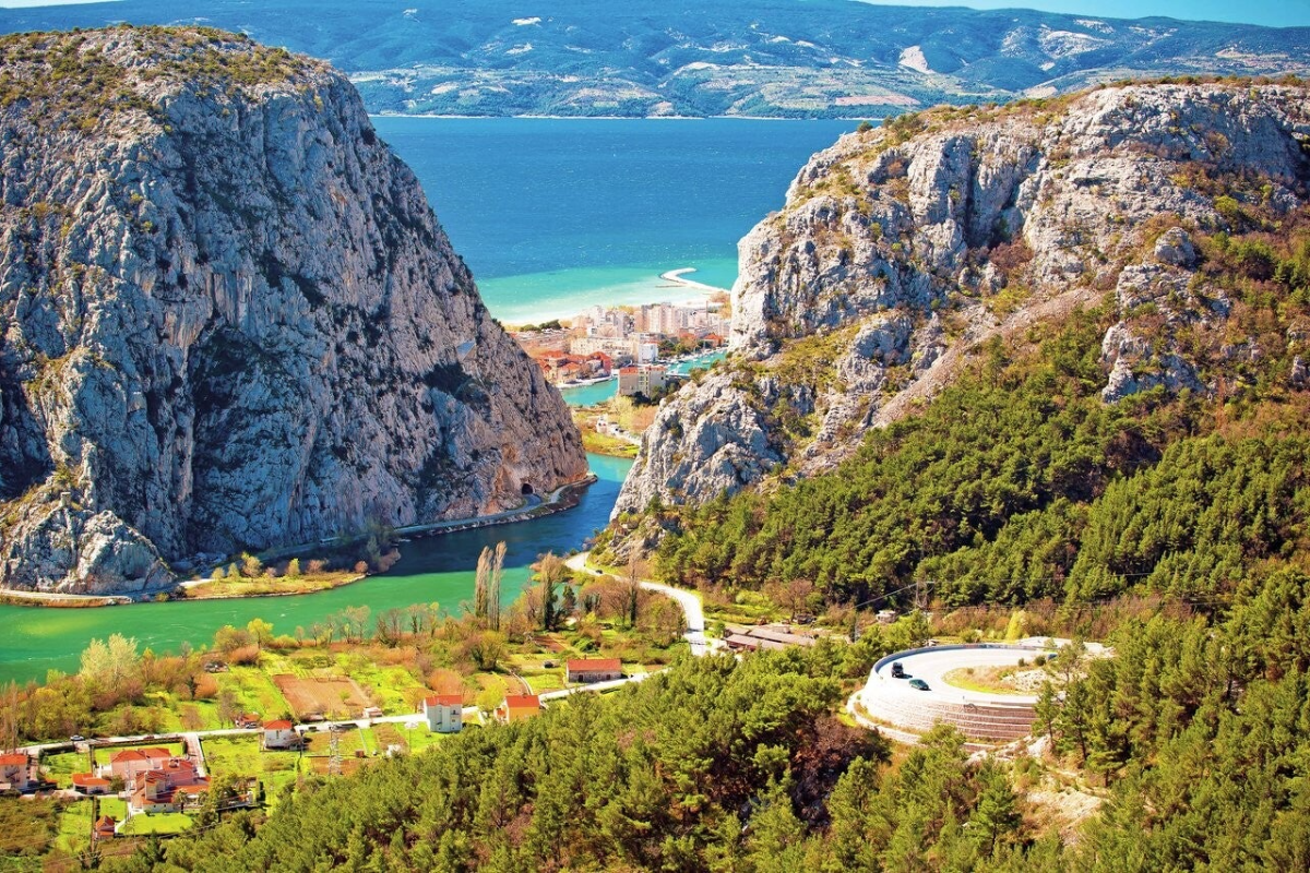 Dalmacia Central: historia romana, ciudades vibrantes e islas icónicas