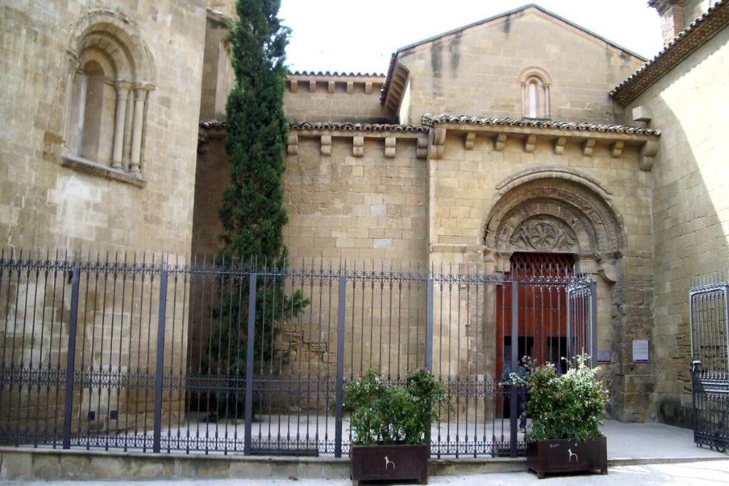 Monasterio de San Pedro el Viejo. Un rincón románico que respira siglos de historia