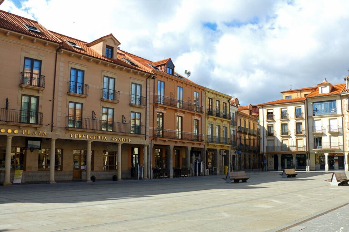 Plaza Mayor de Astorga: corazón histórico y cultural de la ciudad
