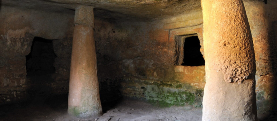 Necrópolis de Anghelu Ruju: tumbas milenarias y magia prehistórica