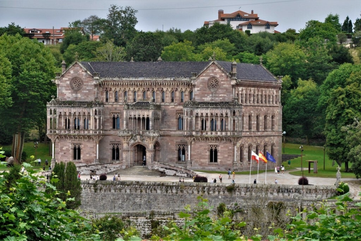 Palacio Sobrellano, Comillas