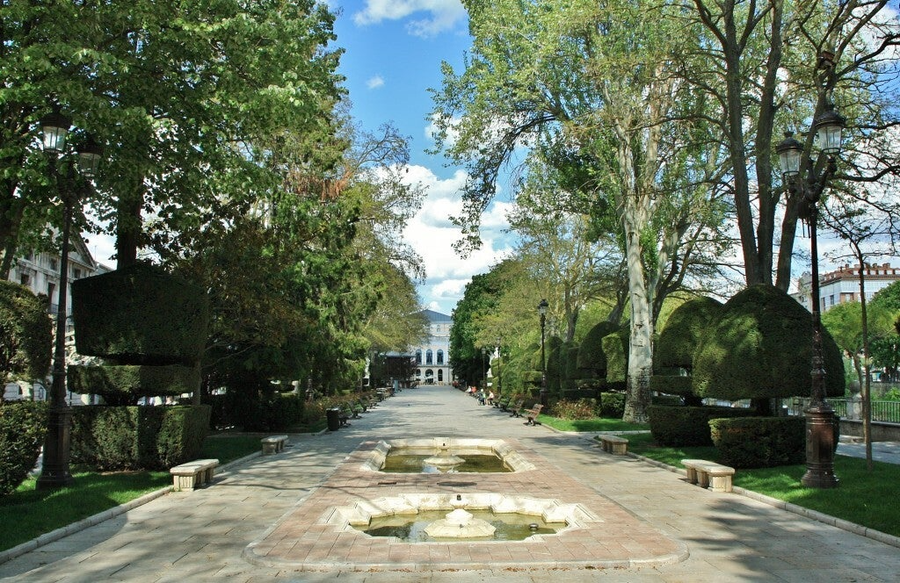 aseo del Espolón: el corazón verde y elegante de Burgos