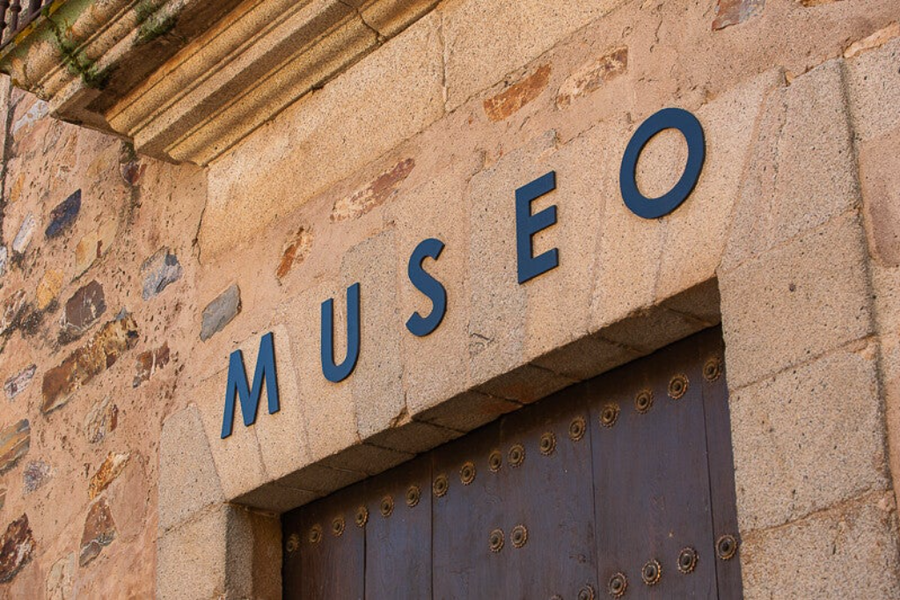 Fachada del Museo de Caceres