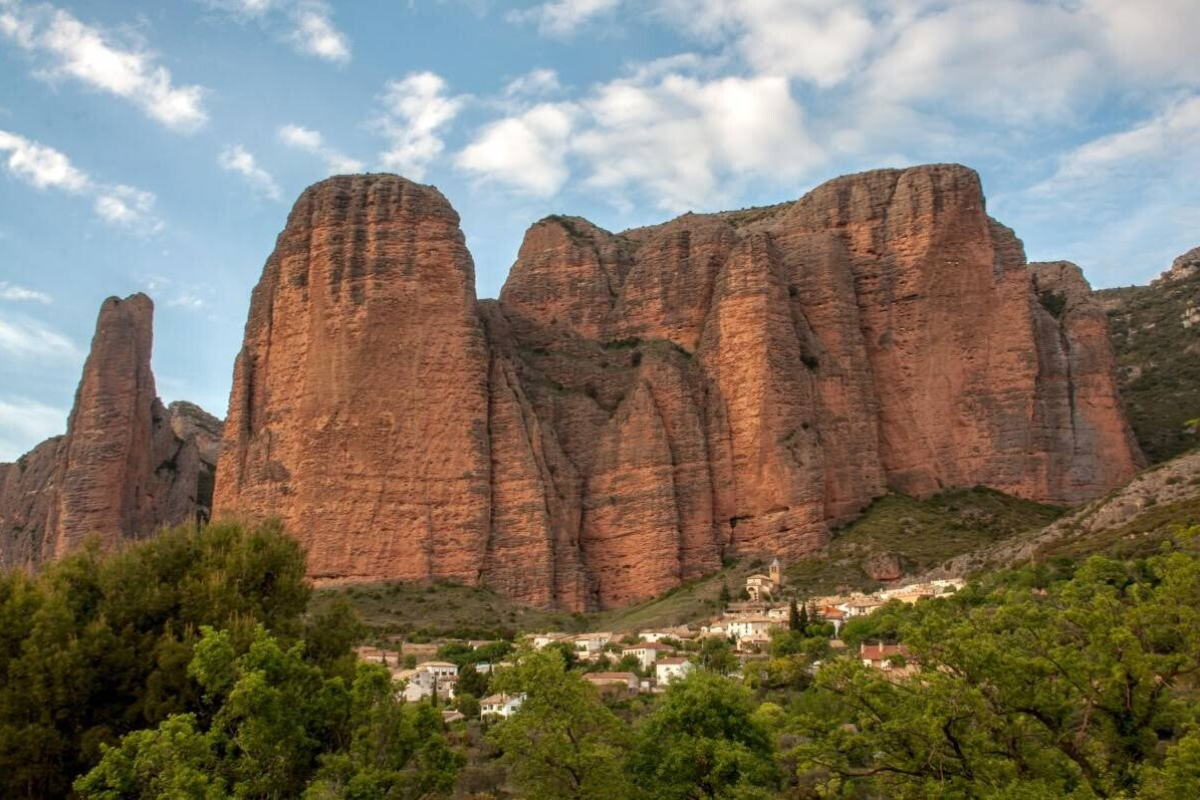 Mallos de Riglos (Paisaje icónico del Prepirineo aragonés)