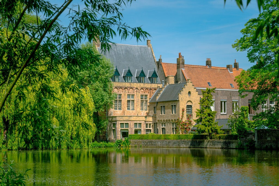 Minnewaterpark: el corazón romántico de Brujas