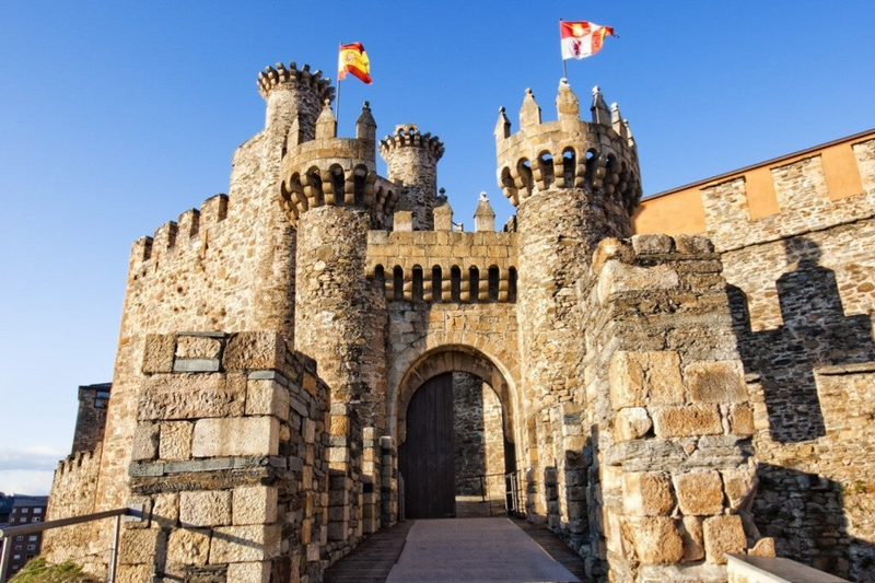 El Castillo de los Templarios: un viaje al corazón medieval de Ponferrada