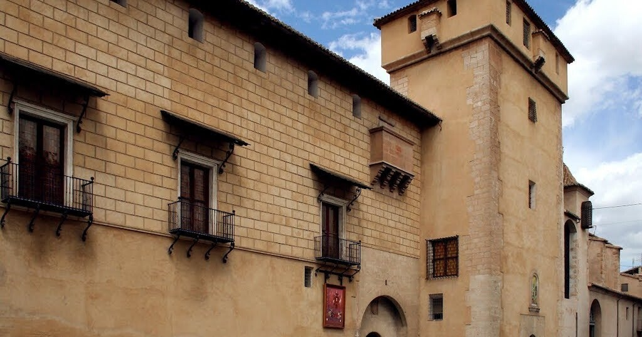 Fachada Palacio Condal