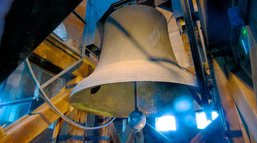 El Campanario de Brujas (Belfort) campana