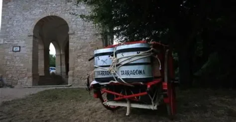 carro con barriles de agua para sant magí