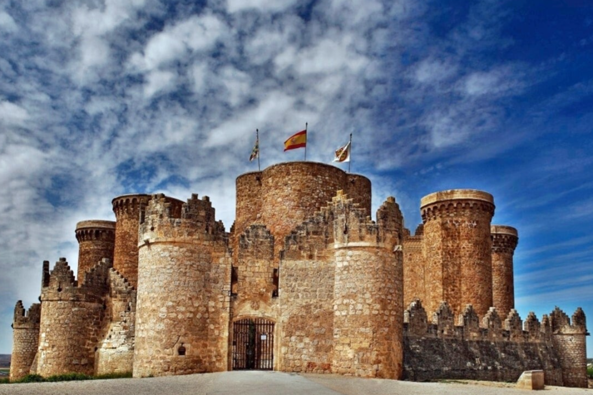 Castillo de Belmonte (Cuenca): Un viaje en el tiempo entre caballeros y fantasmas cortesanos