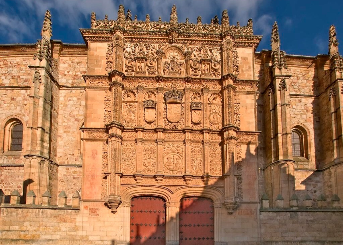 Fachada Universidad