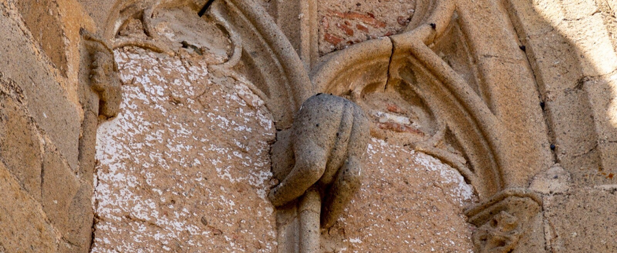 El culo del diablo, Iglesia de San Pedro