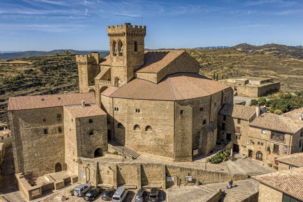 Ujué: Encanto Medieval en las Colinas de Navarra