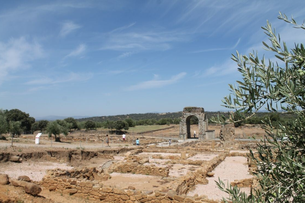 Yacimiento arqueológico romano de Cáparra, a pocos kilómetros de Plasencia.