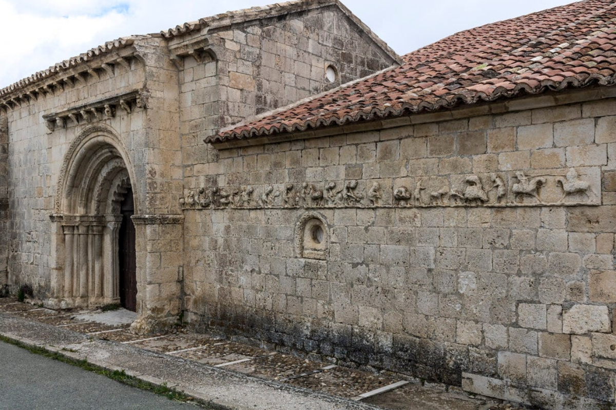 Iglesia de San Bartolomé y Capilla del Mensario. El Calendario Agrícola y Esotérico de la Sierra