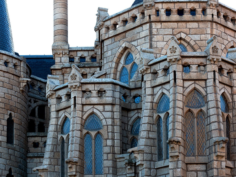 Palacio Episcopal de Astorga, también conocido como el Palacio de Gaudí,