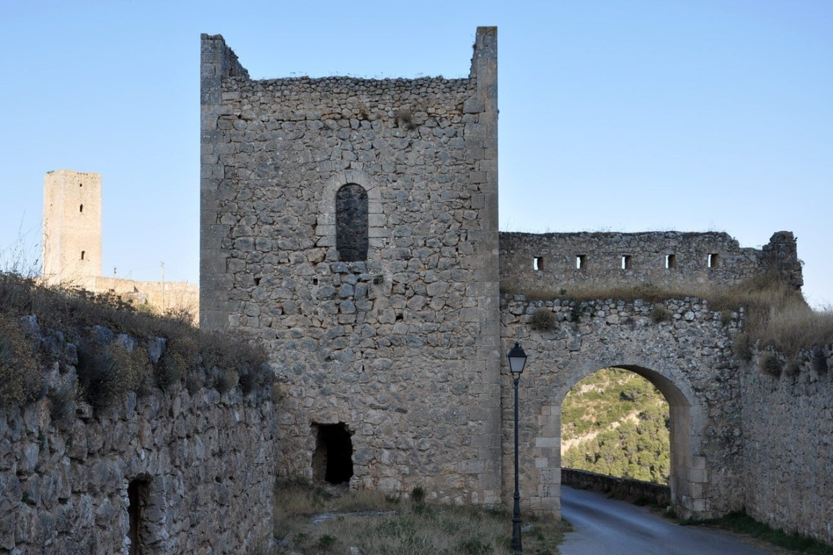 Murallas, puertas y miradores, Alarcón