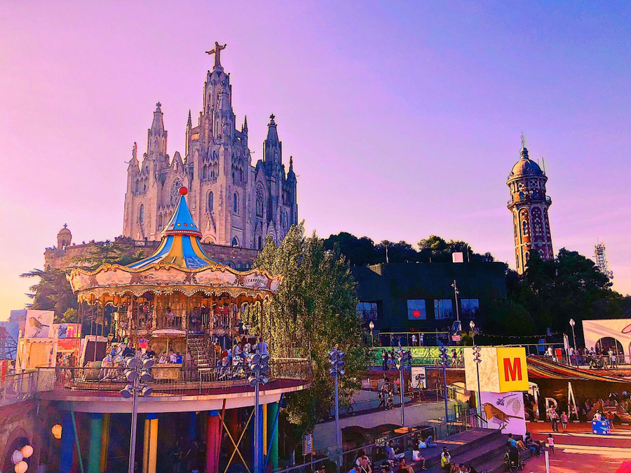 Parque de Atracciones y Sagrado Corazón, Tibidabo Barcelona
