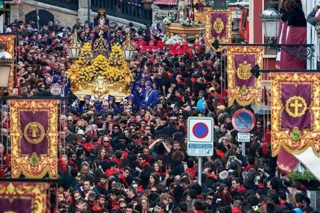 la Tamborrada de Hellín