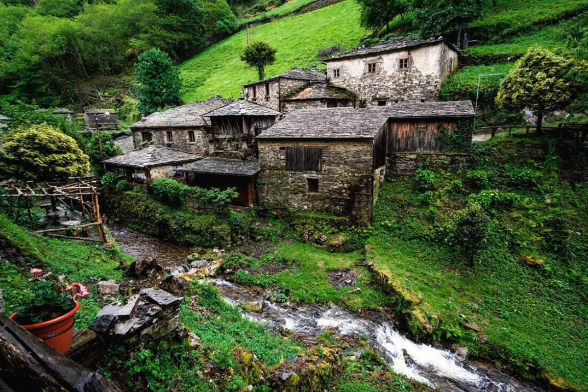 Pueblos abandonados de España