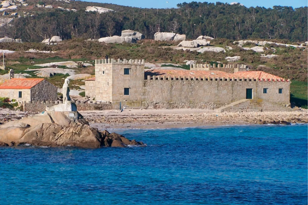 Pazo en la Isla de Salvora