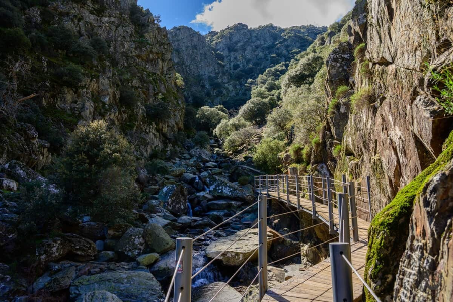 Ruta del Chorro de la Meancera (El Gasco)