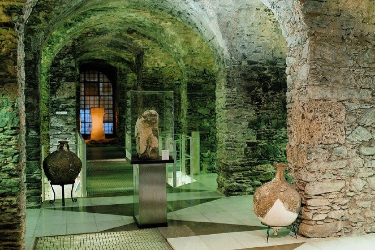 Museo Arqueológico: Cueva de los Siete Palacios