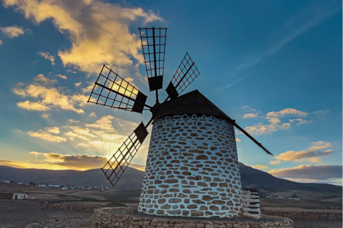  Molinos majoreros: guardianes del viento y la memoria