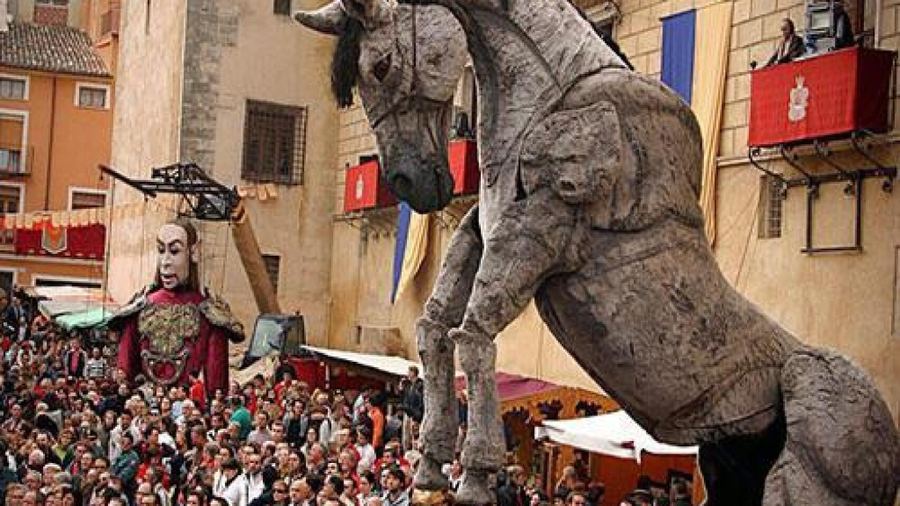Gigantes y Cabezudos en la Feria de Todos los Santod en Coetania