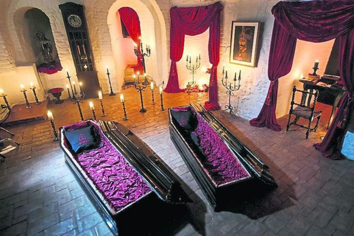 Ataudes rojos del castillo de brad