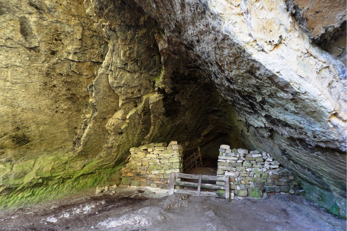 Cueva de Arpea y Valle de Aézkoa (Navarra)