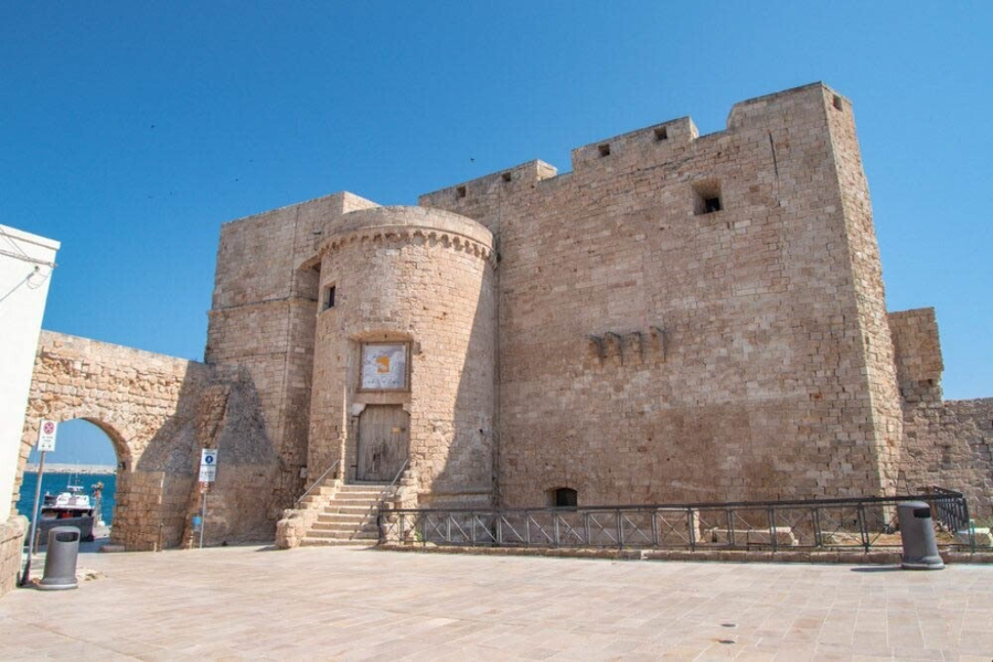Castillo de Carlos V, Monopoli