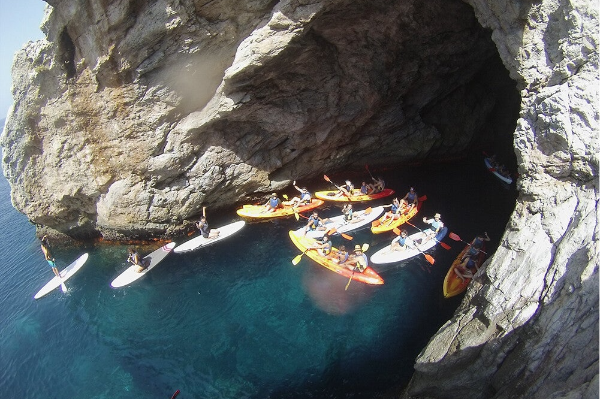 Kayak en los Acantilados de La Herradura