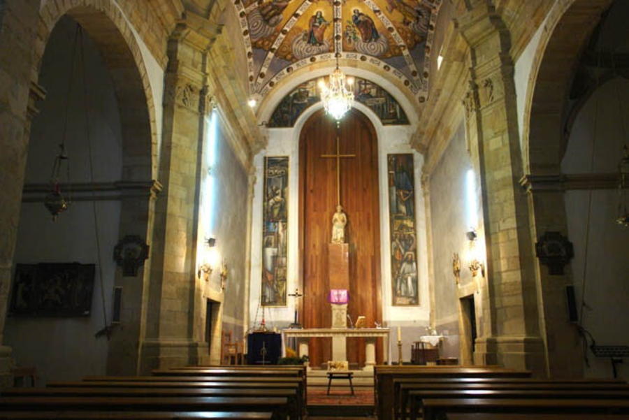 Iglesia Parroquial El Salvador: Construida en el siglo XVIII sobre un templo medieval, alberga un retablo de San Roque y una escultura gótica del patrón de Culla