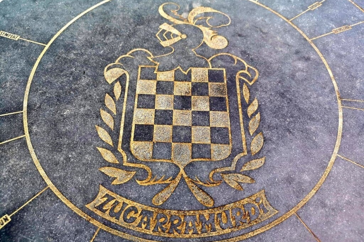 escudo zugarramurdi