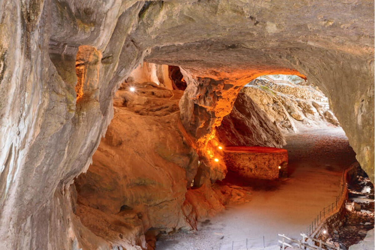 Las Cuevas de Zugarramurdi