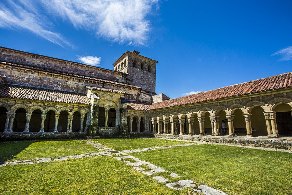 Calustro Colegiata de Santa Juliana, Santillana del Mar
