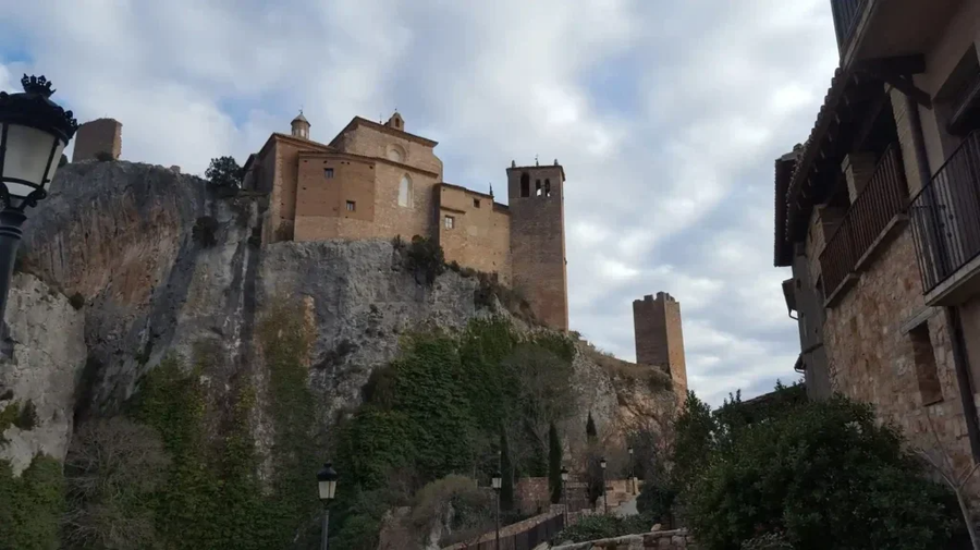 Colegiata de Santa María la Mayor: historia viva entre murallas
