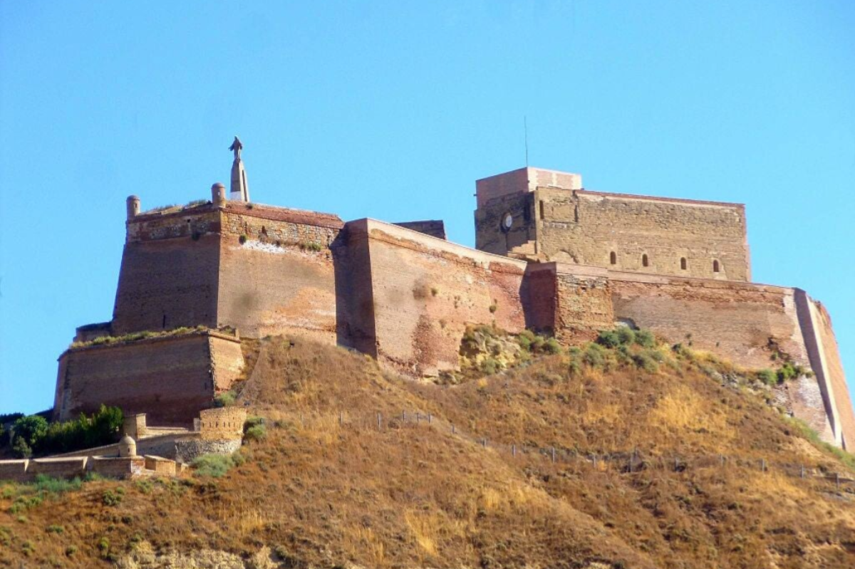 Vista General del Castillo de Monzón, Huesca Aragón