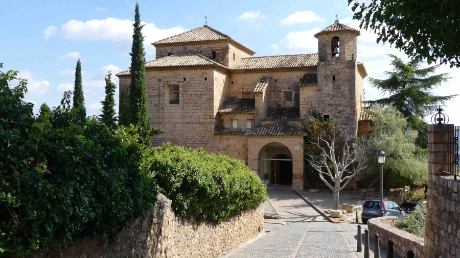 Iglesia de San Miguel Arcángel: sobriedad barroca con alma de pueblo