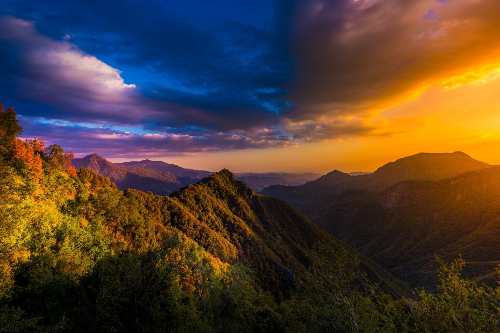 Amanecer en las montañas