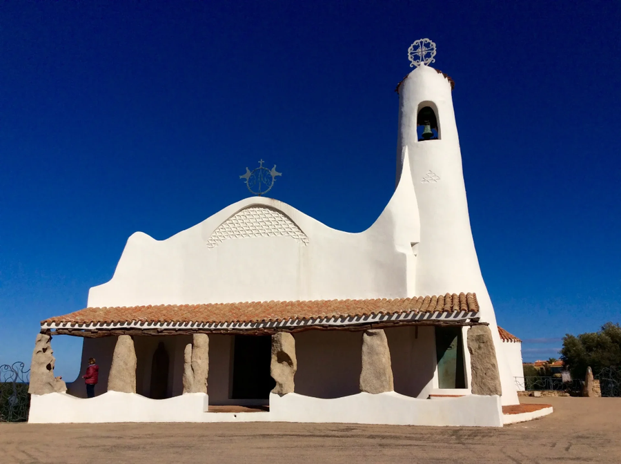 Iglesia Stella Maris: espiritualidad y arte frente al mar