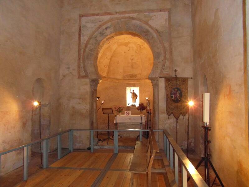 interior Iglesia de Santiago de Peñalba