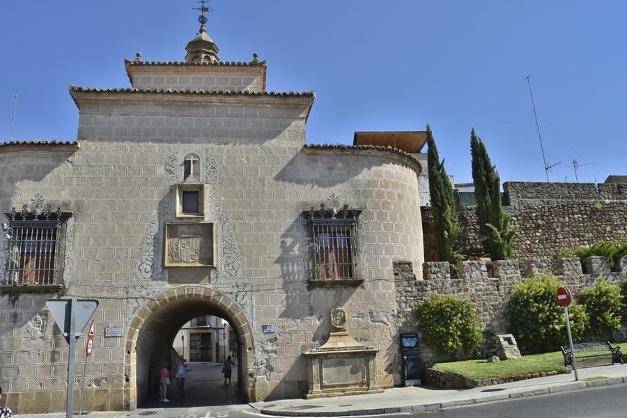 Puerta de Trujillo de la muralla de Plasencia