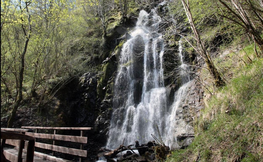 Ruta de la Cascada de Xurbeo (PR-AS 295)