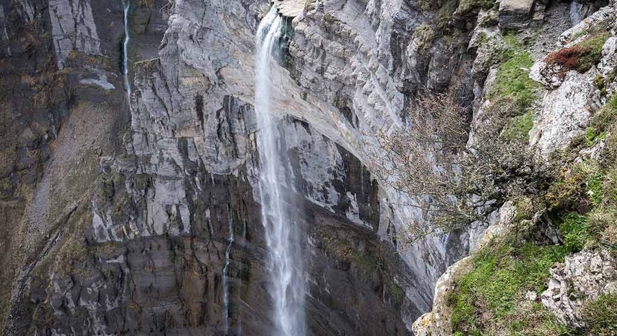 Salto del Nervión: La cascada más alta de la Península Ibérica